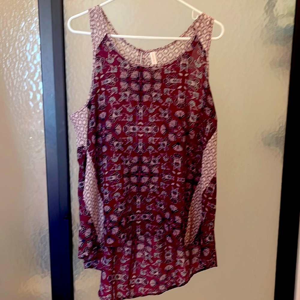 Xhileration High-Low Button Back Tank